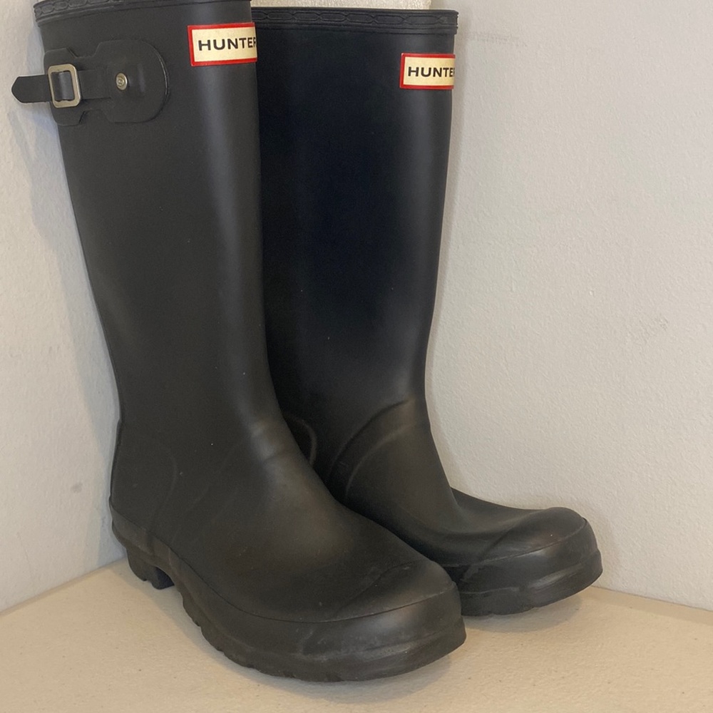 KIDS HUNTER MATTE BLACK RAIN-BOOTS- Size 7G/6B can also for Women’s Size 7.5-8.5